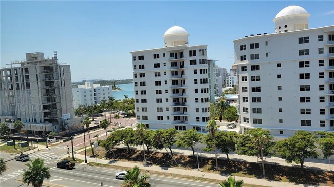 Building Photo - 11 Sunset Dr