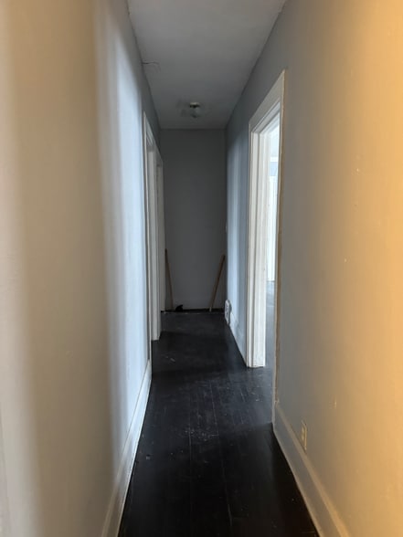 Building Photo - 917 N Winnebago St