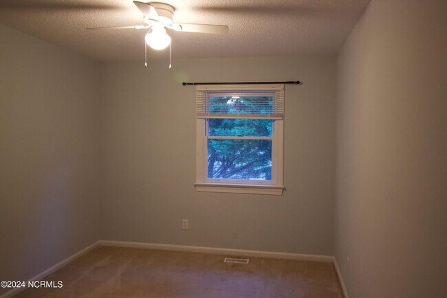 Building Photo - 2911 Cedar Creek Rd