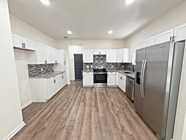 Building Photo - 338 SW 42nd St