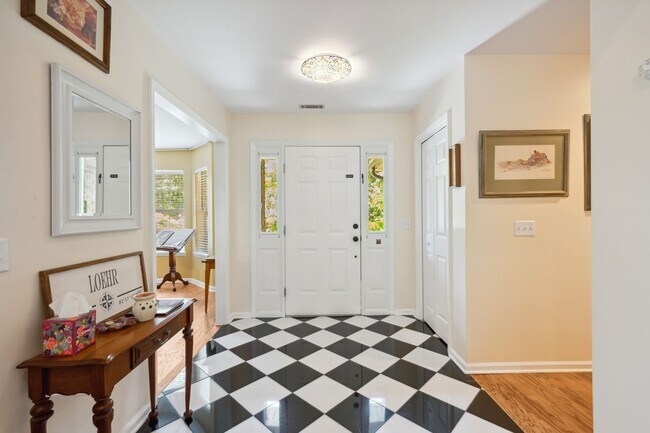 Building Photo - Everything included in rent price!! All ut...