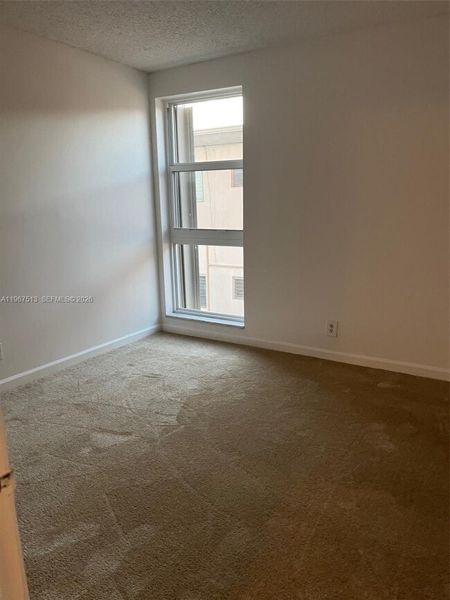 Building Photo - 2420 Diana Dr