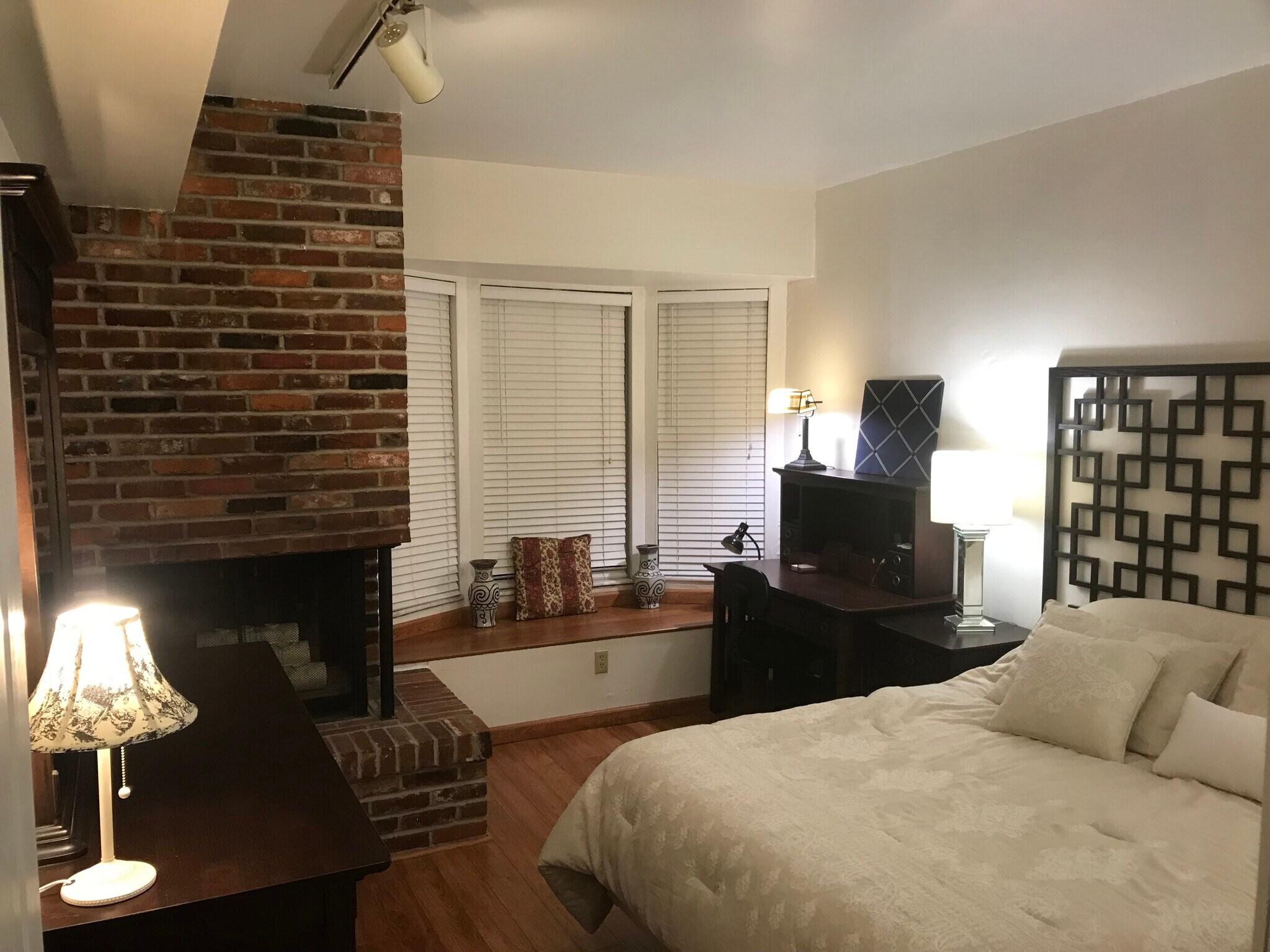 Bedroom Picture 1 - 4500 McPherson Ave
