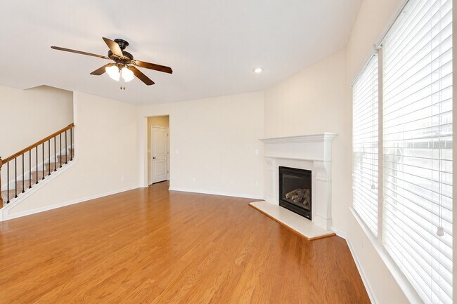 Building Photo - 7245 Rocking Horse Ln
