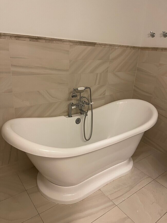 Bathroom 2 - 505 O St NW