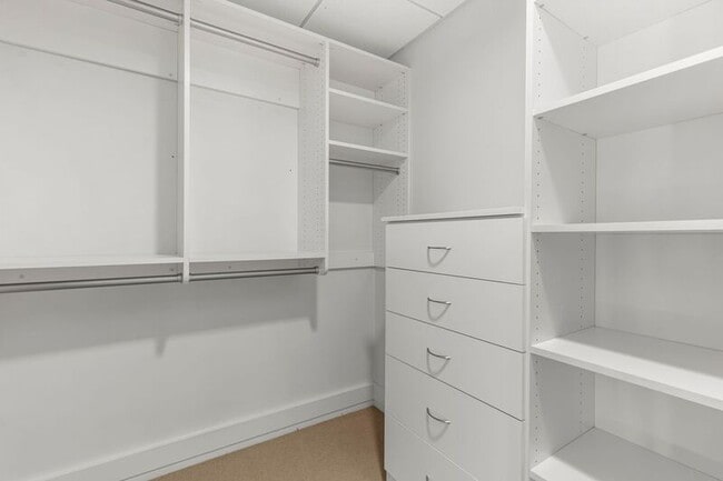 Building Photo - 311 NW 12th Ave