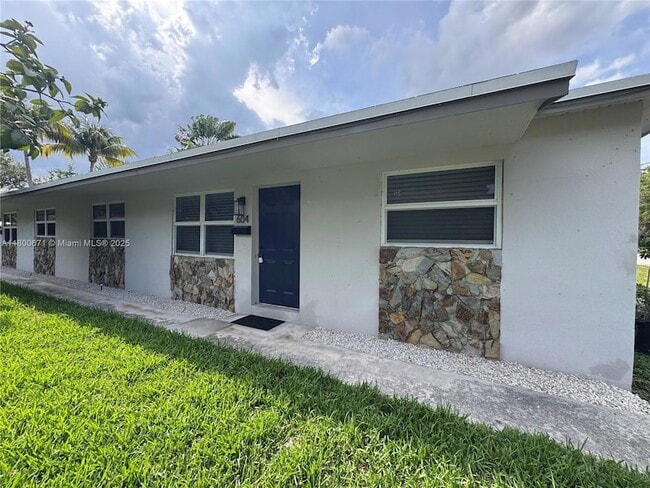 Primary Photo - 604 SW 5th Ave