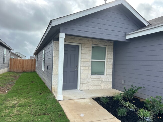 Building Photo - VIDA Subdivison - 4bed 2 bath Home