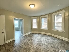 Building Photo - 208 Fairview Ave