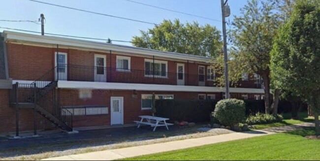 Building Photo - 10700 S Roberts Rd