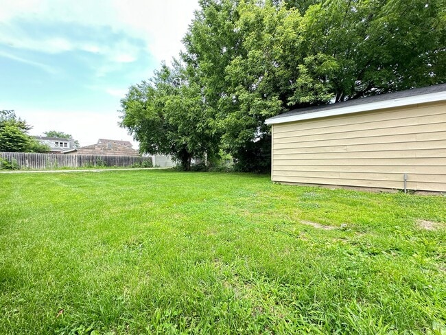 Building Photo - 3 Bedroom 2 Stall Detached Garage Fairgrounds