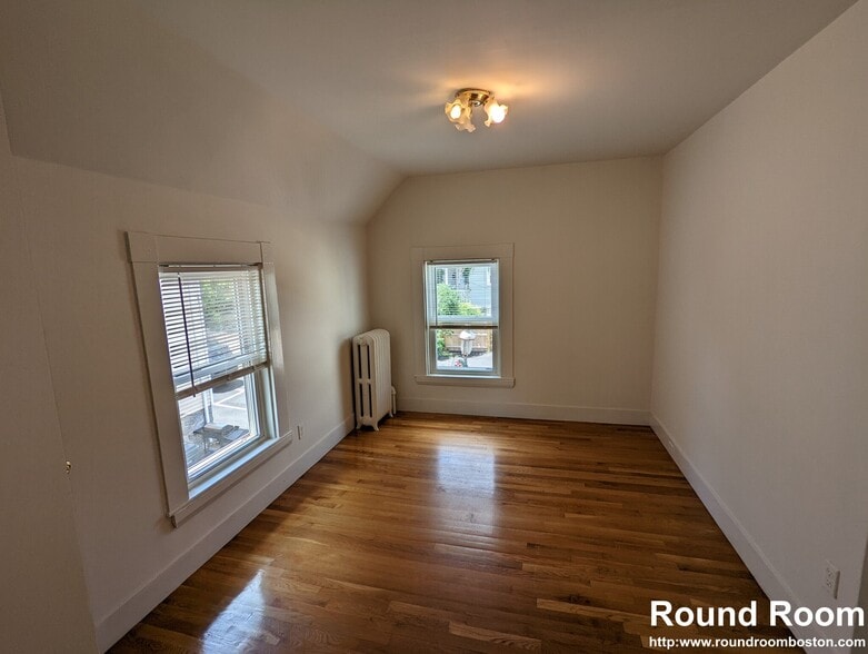 Building Photo - 33 Winship St