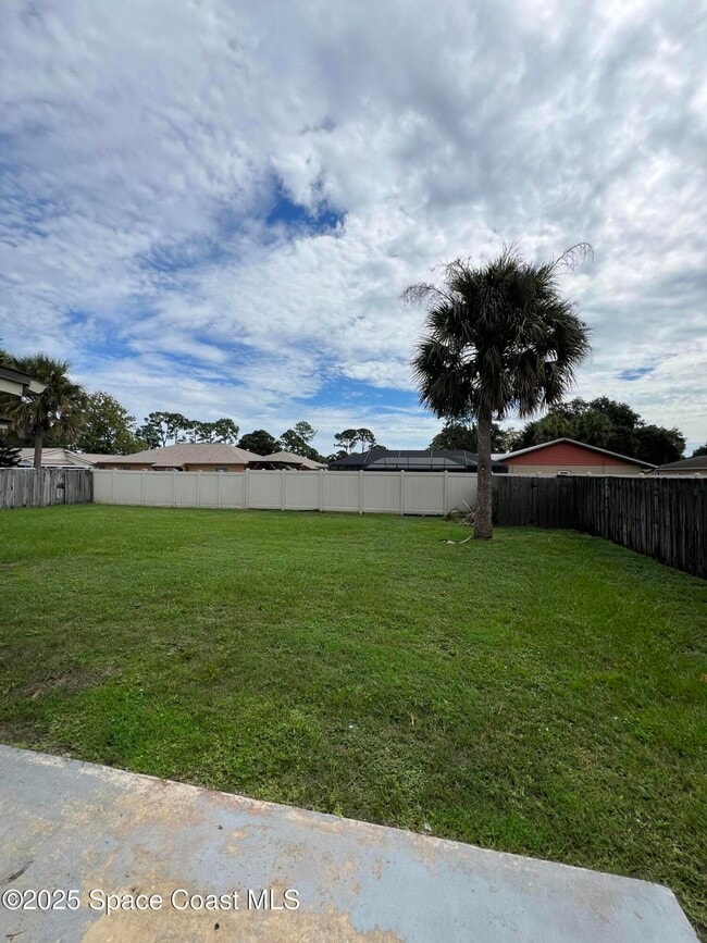 Building Photo - 880 Brunswick Ln