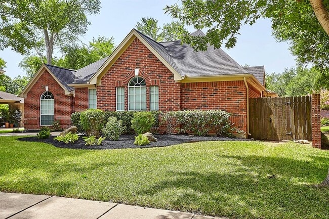 Building Photo - 6734 Wildacre Dr