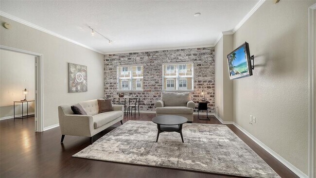 Building Photo - 1064 N Tamiami Trl