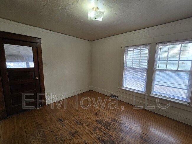 Building Photo - 118 1/2 Harrison Street