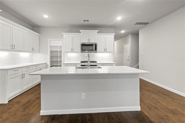 Building Photo - 10641 Enchanted Rock Wy