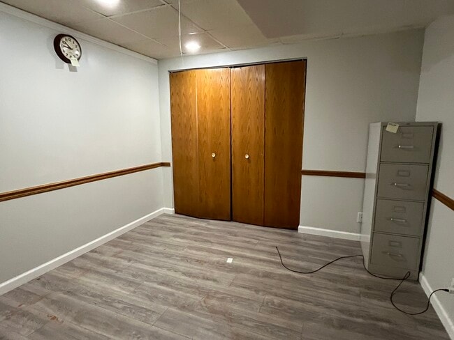 Building Photo - 556 Beaconsfield Ave