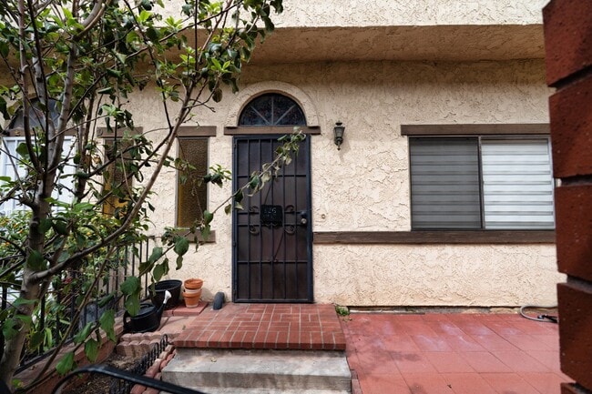 Building Photo - MOVE IN SPECIAL $500 OFF FIRST MONTHS RENT!!!!