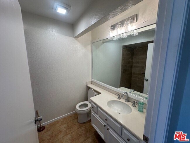 Building Photo - 6501 Bradley Pl