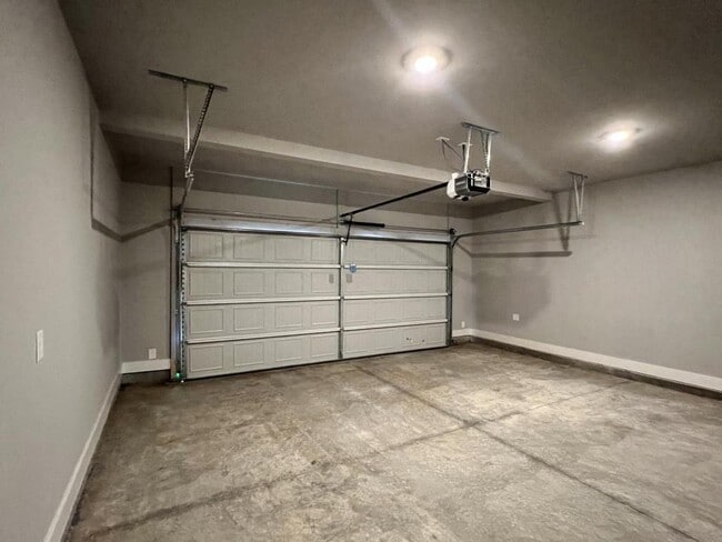 Building Photo - 145 Chase Xing