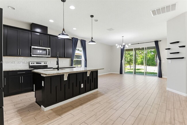 Building Photo - 1034 Chelan Falls Dr