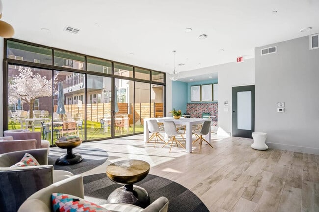 Building Photo - 1111 Shepherd Dr