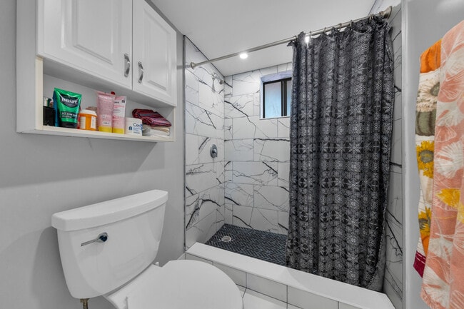 Building Photo - 5160 Las Verdes Cir
