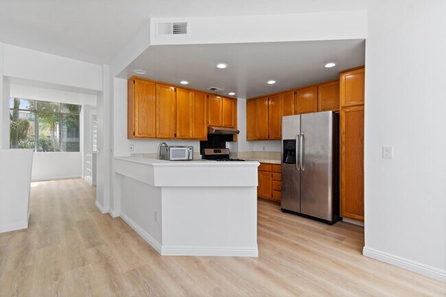 Building Photo - 501 Herondo St