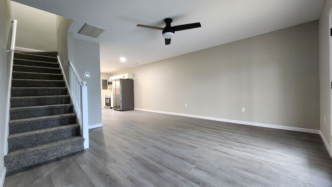 Building Photo - Beautiful, newly renovated 2 bedroom townh...