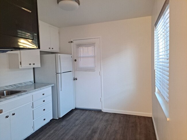 Building Photo - 6091 Horton Dr