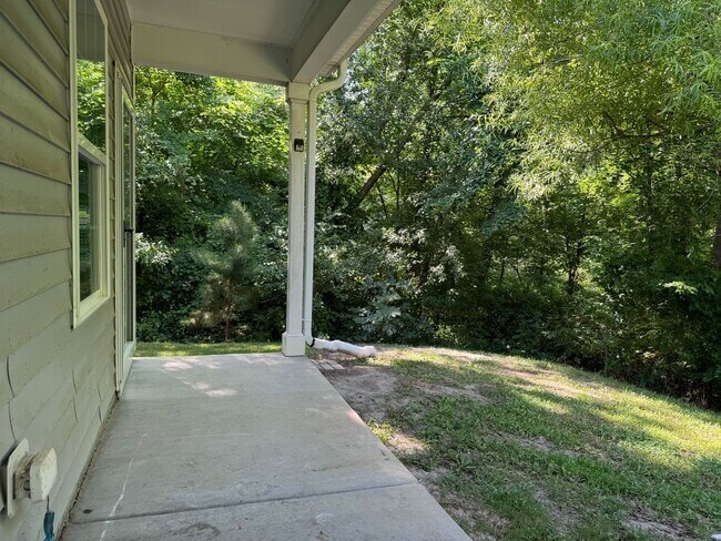 Building Photo - 1665 Quail Cir