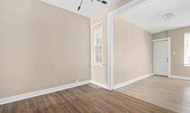 Building Photo - 163 N Wolfe St