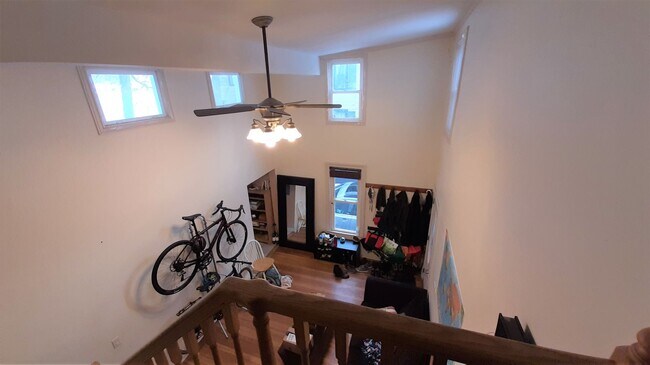 Building Photo - 205 Linn St