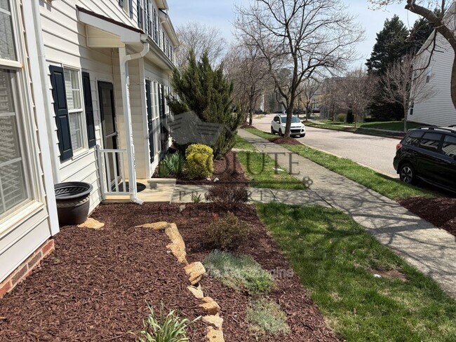 Building Photo - 303 Sugar Maple Ave