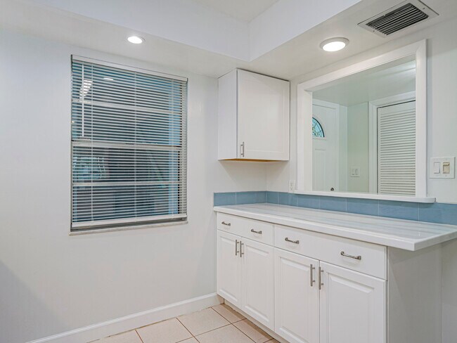 Building Photo - 600 Royal Palm Blvd