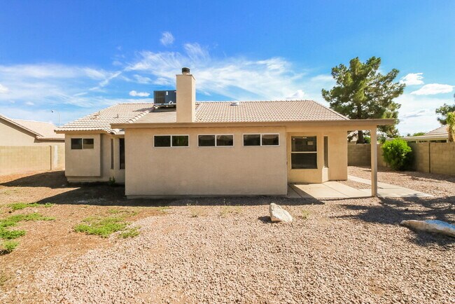 Building Photo - 1620 E Golden Ln