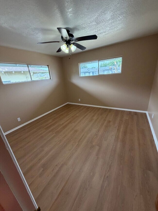 Building Photo - 1513 Alpine Ln