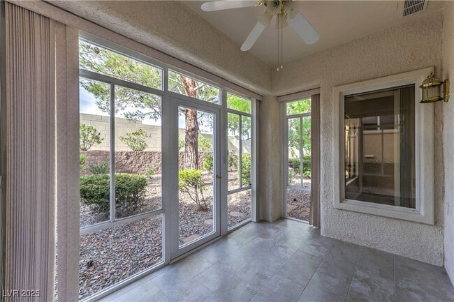 Building Photo - 10634 Sky Meadows Ave