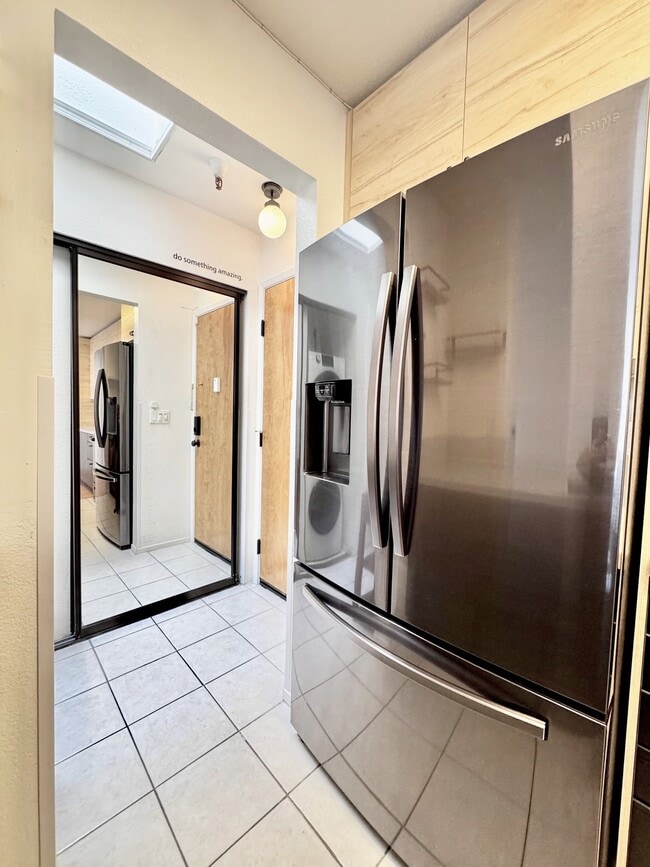 Building Photo - 1400 Carpentier St