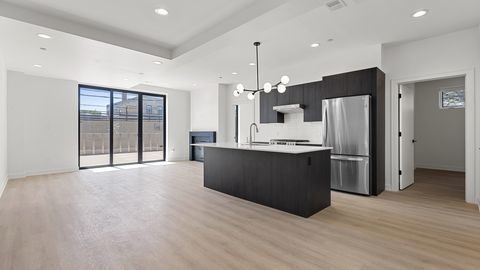 Building Photo - 1801 W Grand Ave