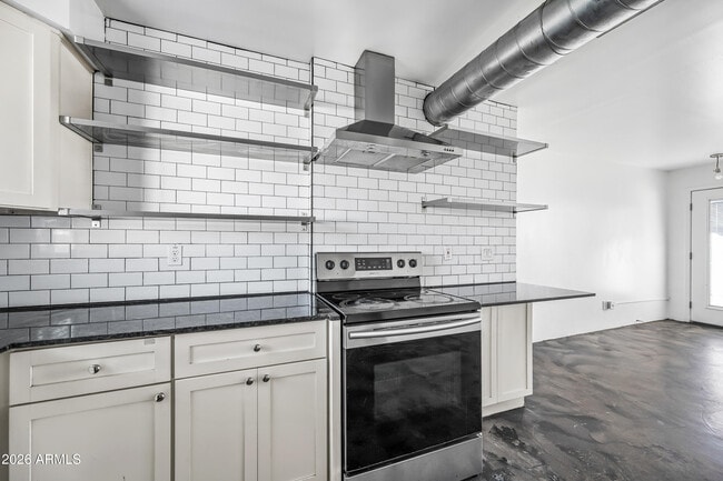 Building Photo - 3601 N 15th Ave