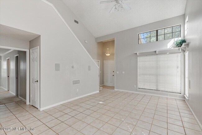Building Photo - 8050 Toulon Ct