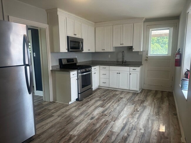 Building Photo - 800 Tuckerton Ave
