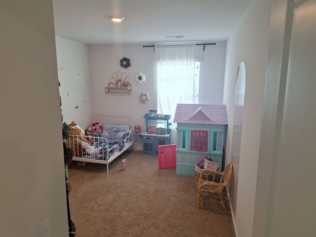 Building Photo - Delightful Four Bedroom Home Approximately...