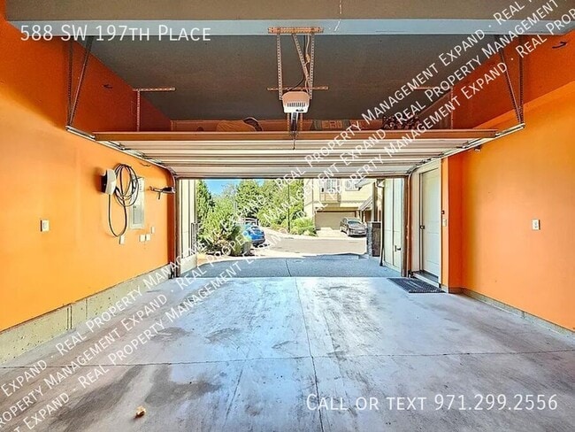 Building Photo - 588 SW 197th Pl