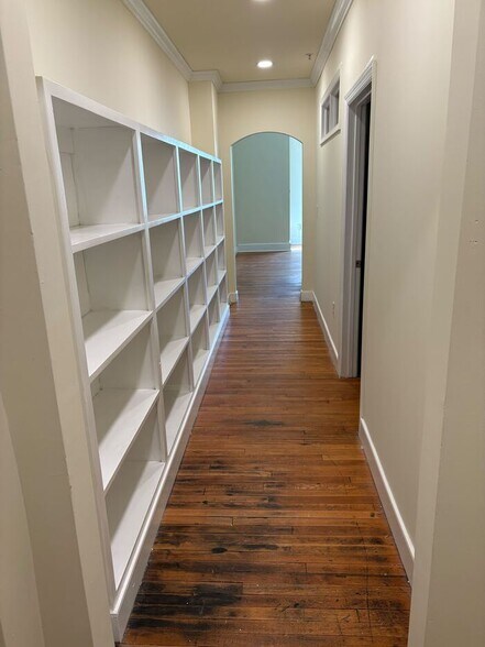 Building Photo - 525 E Grace St