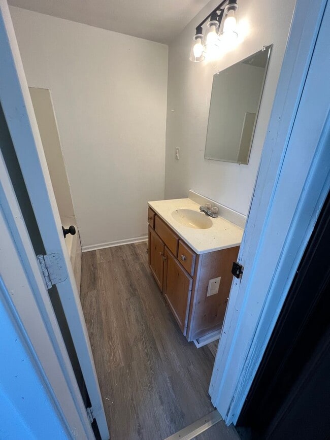 Building Photo - 3 bed /2 bath single family rental home fo...