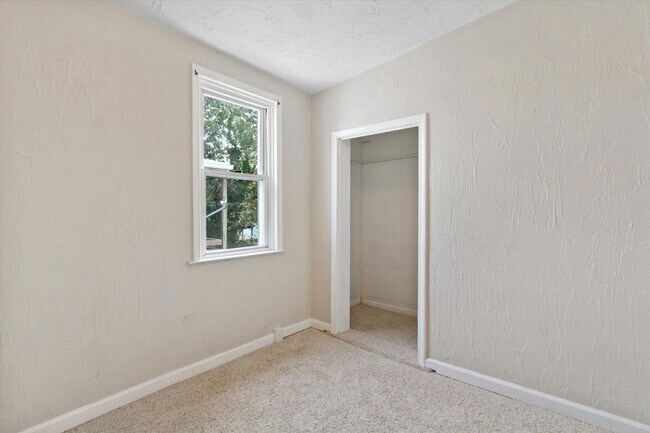 Building Photo - Coming Soon - Spacious 3 Bedroom, 1.5 Bath Home in North York - Central York School District.