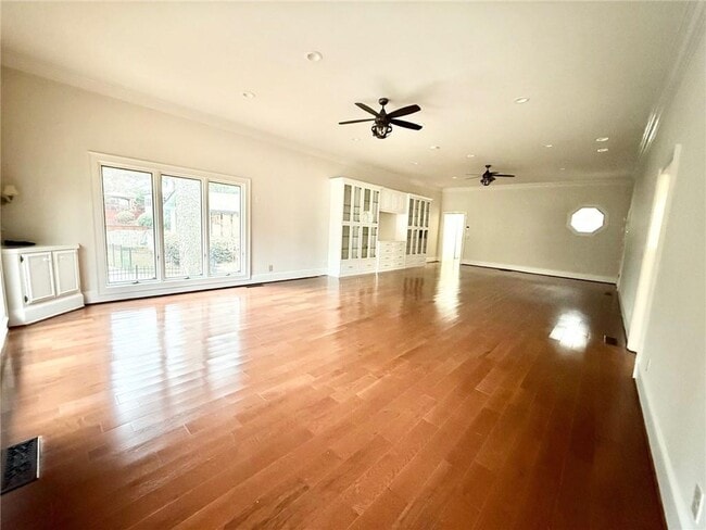 Building Photo - 505 River Valley Rd NW